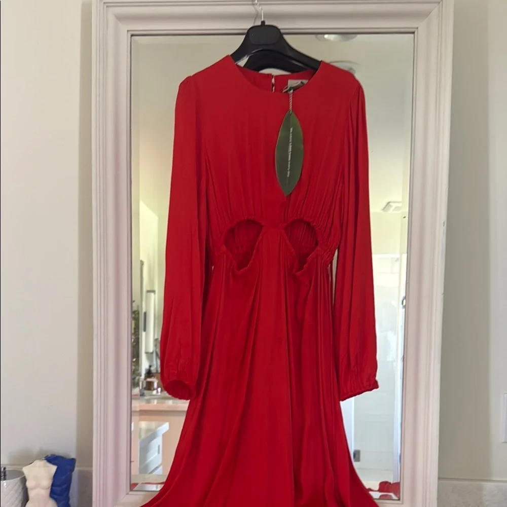Chic Long Sleeve Red Dress - Picture 2 of 12